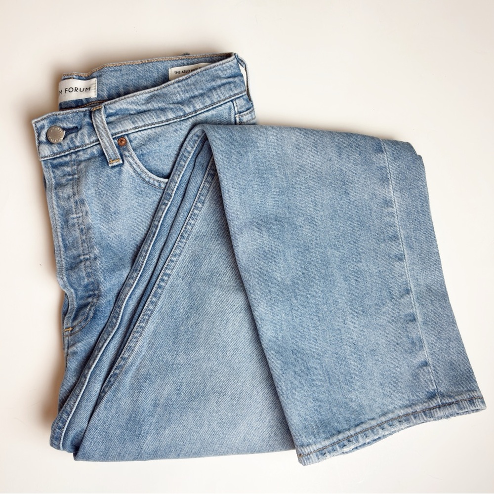 Aritzia Denim Forum Arlo High Rise Straight Jeans 28L